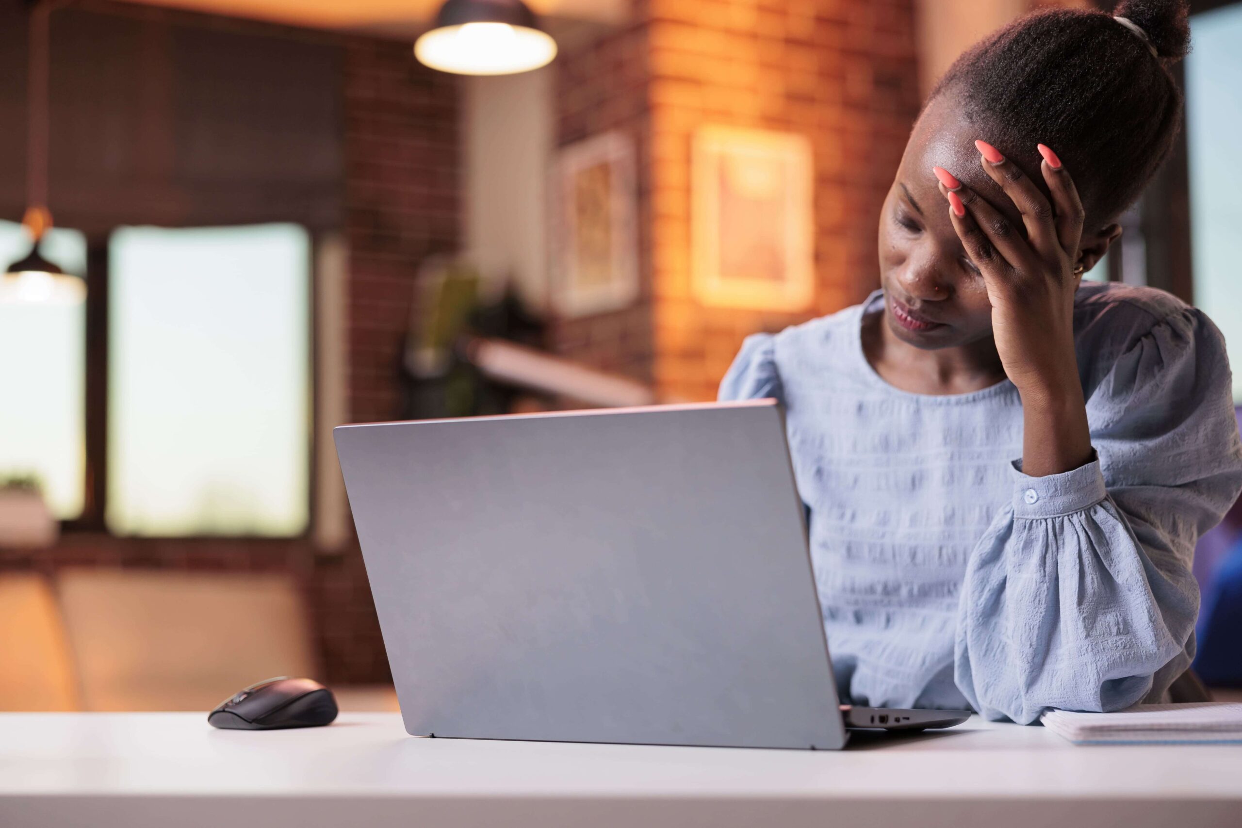 Esgotamento mental e burnout: quando o cansaço deixa de ser normal e vira um alerta da saúde mental
